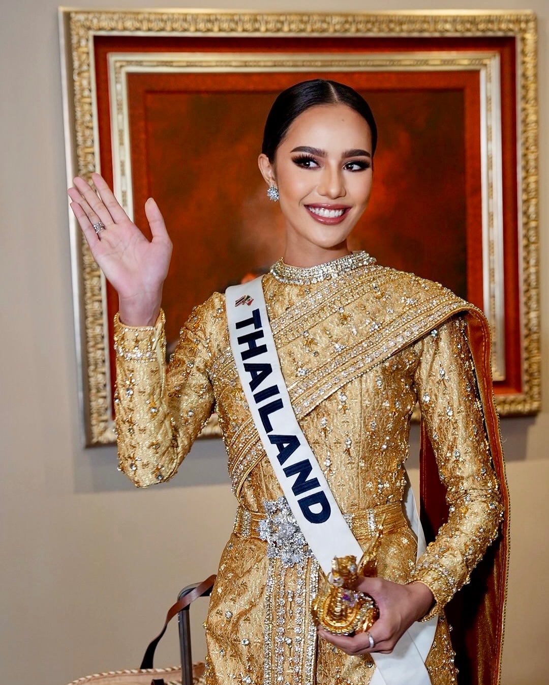 Đối thủ hàng đầu của Kỳ Duyên gặp sự cố hy hữu tại Bán kết Miss Universe, thái độ xử lý mới đáng bàn- Ảnh 7.