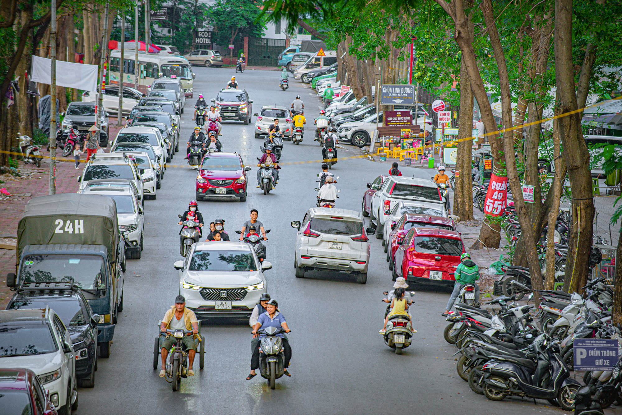 Thiếu cả trường học, bãi đỗ xe nhưng giá nhà vẫn tăng gấp 3 lần ở phường đông dân nhất Hà Nội- Ảnh 5.