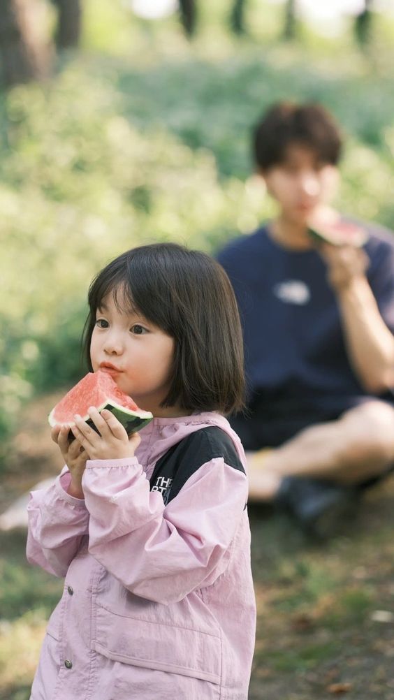 Ba mẹ sinh con gái tháng 12 nên đặt tên bé là gì để cả cuộc đời an yên, ngọt ngào?