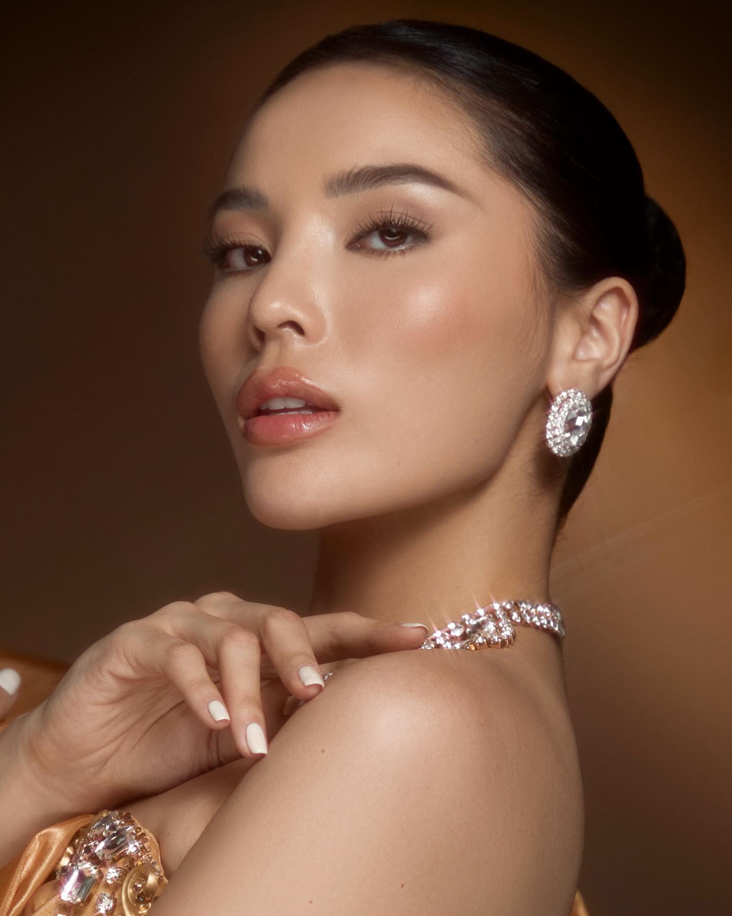 Kỳ Duyên bất ngờ đăng video dài nói tiếng Anh ở Miss Universe, khán giả chỉ ra điểm khác thường- Ảnh 3.