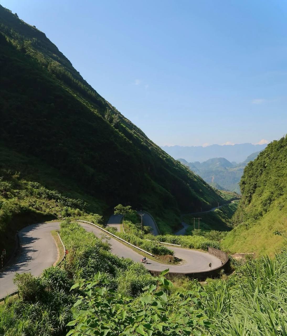 Cảnh tượng "siêu thực" tại nơi địa đầu Việt Nam khiến hàng loạt khách Tây điêu đứng - Ảnh 8.