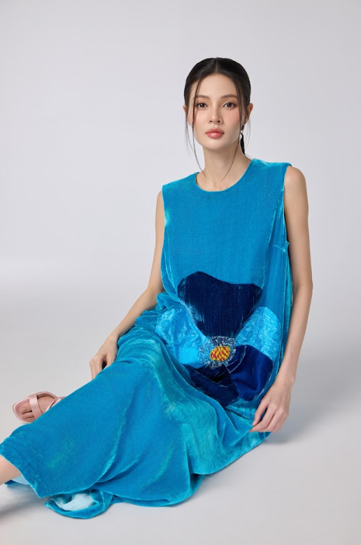 NTK Hà Linh Thư ra mắt BST thu đông tại Vietnam International Fashion Week 2024, chọn Á quân The New Mentor 2023 làm ‘‘nàng thơ’’ - Ảnh 5.