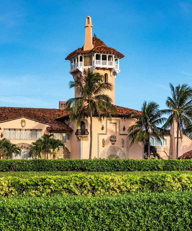 Bên trong ngôi nhà Mar-a-Lago của Donald Trump ở Palm Beach: Tiêu biểu cho sự xa hoa của Florida - Ảnh 2.