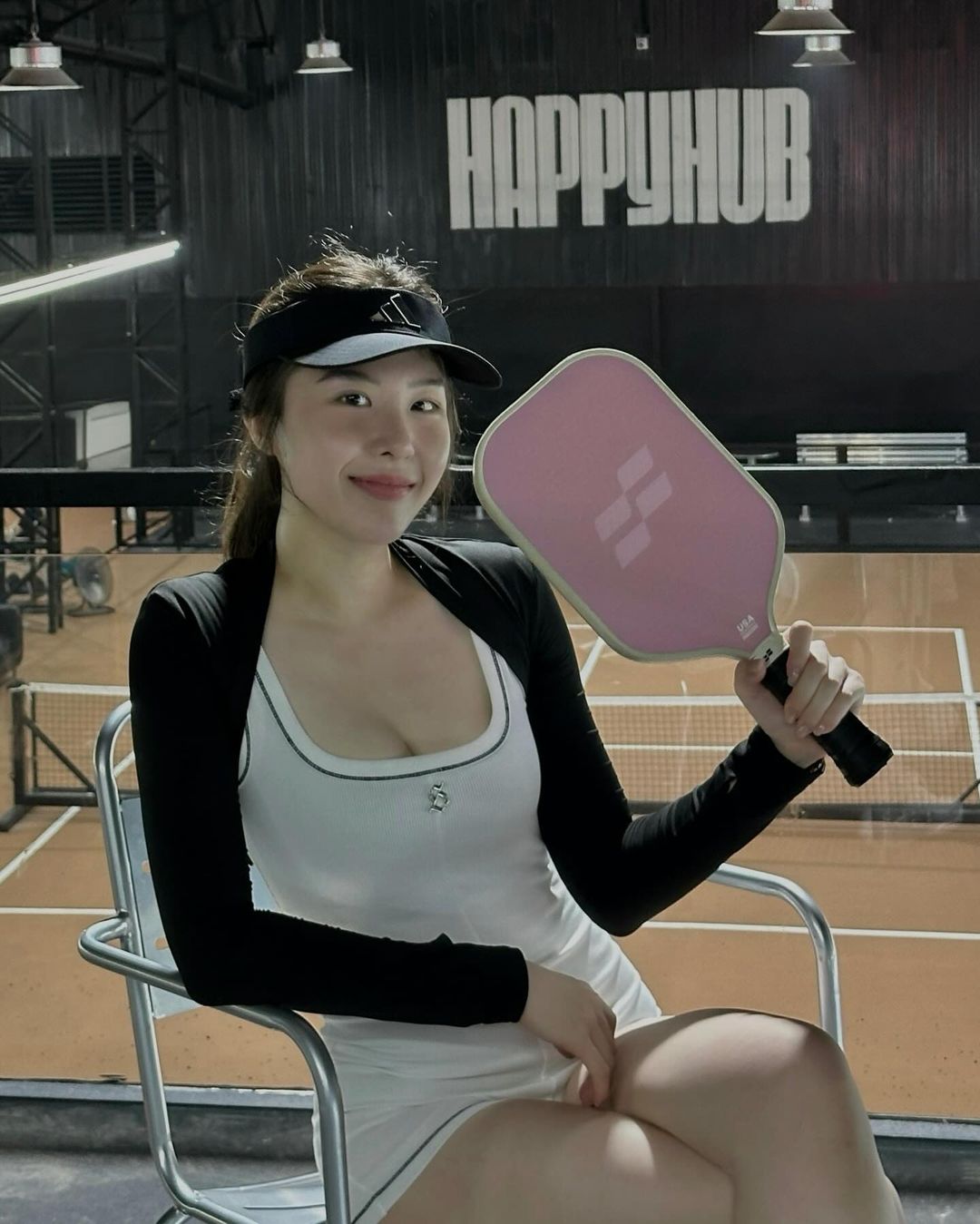 Chất chơi như Lê Khanh vợ Quân AP: Gái một con vóc dáng đỉnh, outfit lên sân pickleball chưa trùng bộ nào- Ảnh 2.