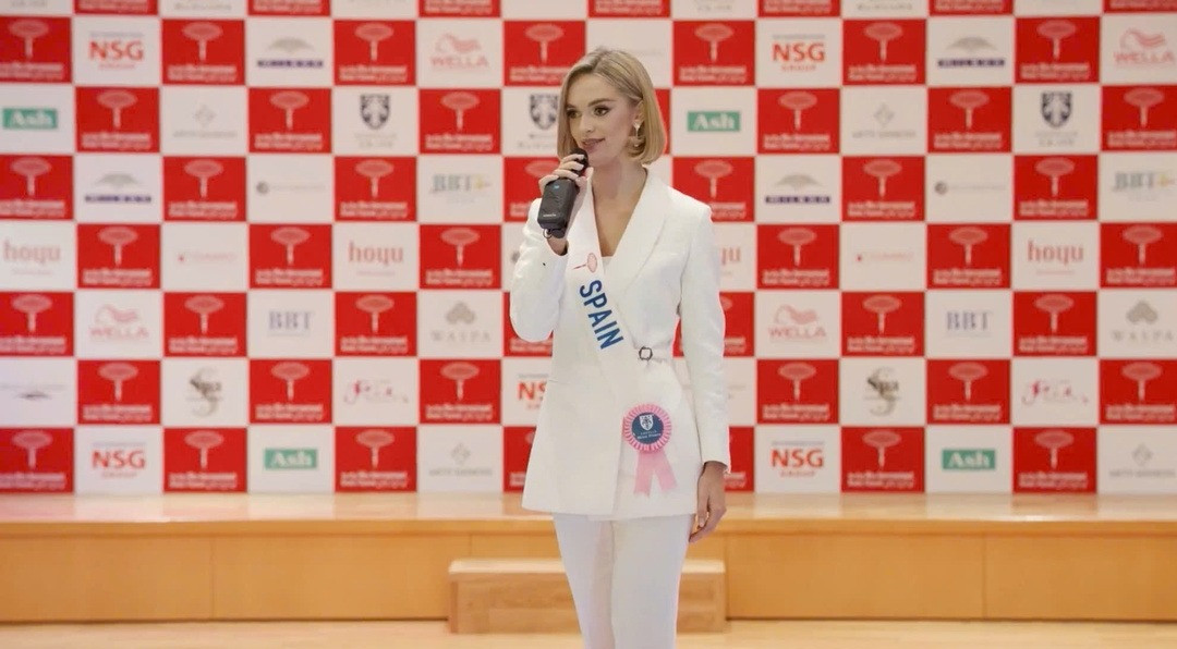 Miss International bị chê như “ao làng”: Sân khấu sơ sài kém sang, người đẹp Việt Nam ra sao?- Ảnh 4.