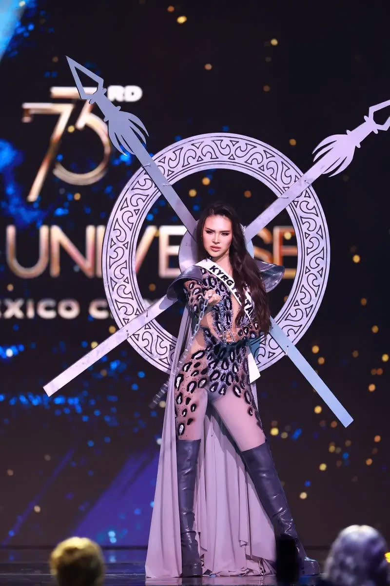 Những thiết kế trang phục dân tộc kỳ lạ nhất tại Miss Universe 2024 - Ảnh 5.